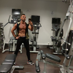 Professeur de pilates | Radu