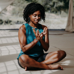 Intervenant en Yoga sur chaise | Deborah