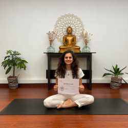 Intervenant en Yoga sur chaise | Anais